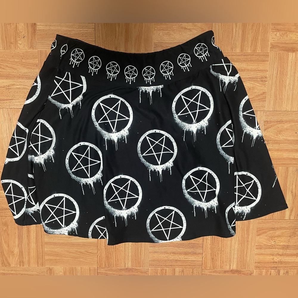 Too Fast pentagram skirt